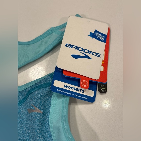 Brooks Versatile Bra - Picture 5 of 8